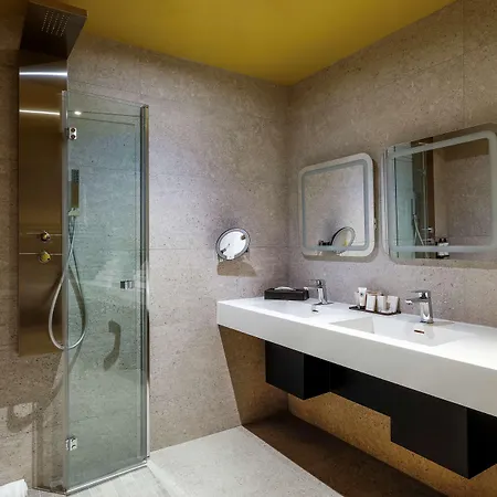 Hotel Leprince Spa; Western Premier Collection Le Mans